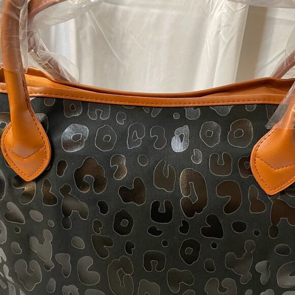 Black Weekend Tote/ carry on Bag/Animal Print Shoulder handbag- NWT - Picture 6 of 8
